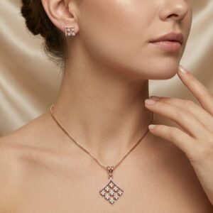 Elegant Golden Teardrop Jewelry Set with Matching Earrings