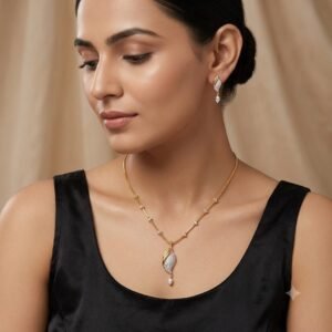 Elegant Golden Teardrop Jewelry Set with Matching Earrings