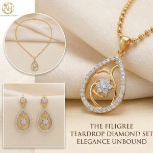 Elegant Golden Teardrop Jewelry Set with Matching Earrings