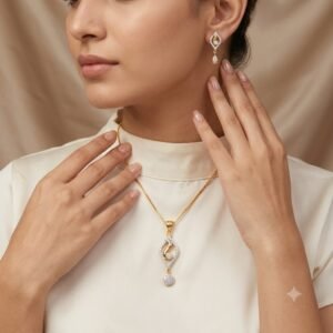 Elegant Golden Teardrop Jewelry Set with Matching Earrings