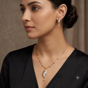 Elegant Golden Teardrop Jewelry Set with Matching Earrings