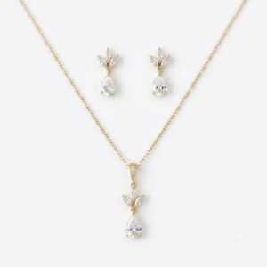 Elegant Golden Teardrop Jewelry Set with Matching Earrings