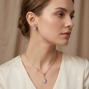Elegant Golden Teardrop Jewelry Set with Matching Earrings