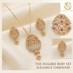 Elegant Golden Teardrop Jewelry Set with Matching Earrings
