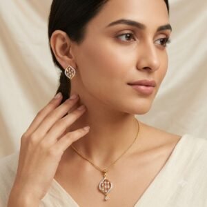 Elegant Golden Teardrop Jewelry Set with Matching Earrings